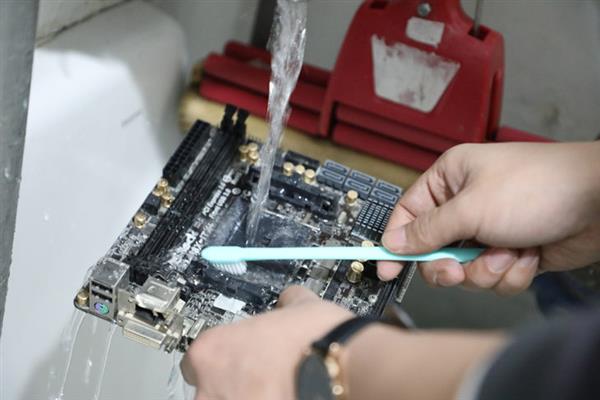 主板水洗可行吗？实测结果打破传统认知
